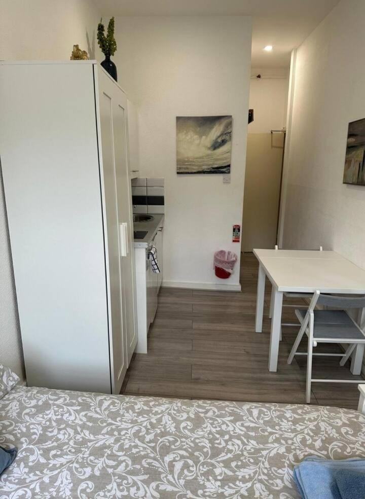 Cosy Flat By Hyde Park- 15 *